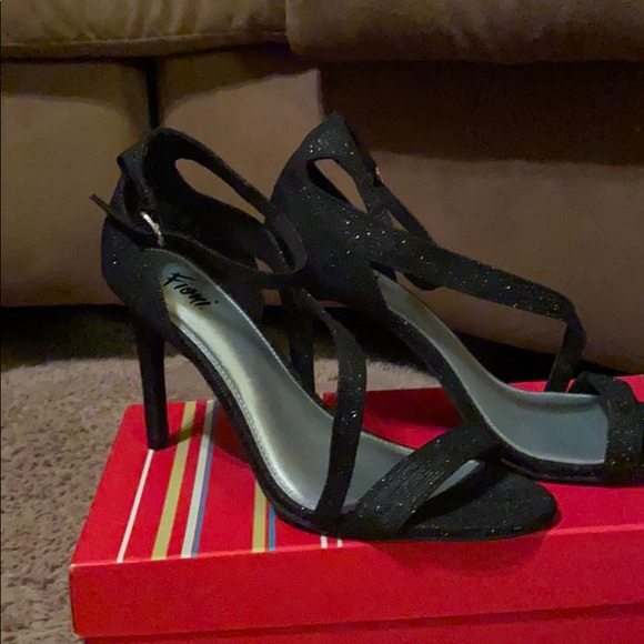 Fioni black sparkly stiletto. - Picture 7 of 8